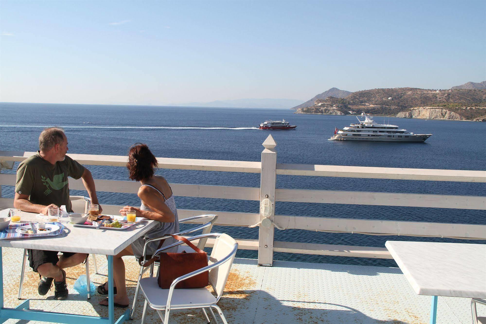 Kavos Bay Seafront Hotel Agia Marina  Exterior photo